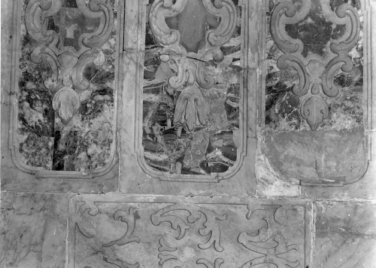 decorazione plastica, frammento - bottega Italia meridionale (sec. XVIII)