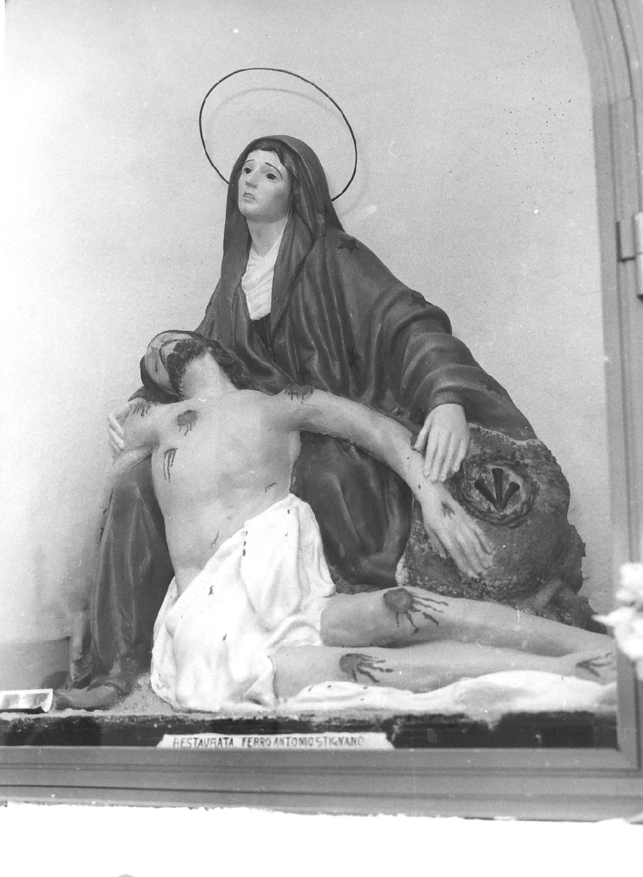 Pietà (scultura, opera isolata) - bottega calabrese (fine/inizio secc. XVIII/ XIX)