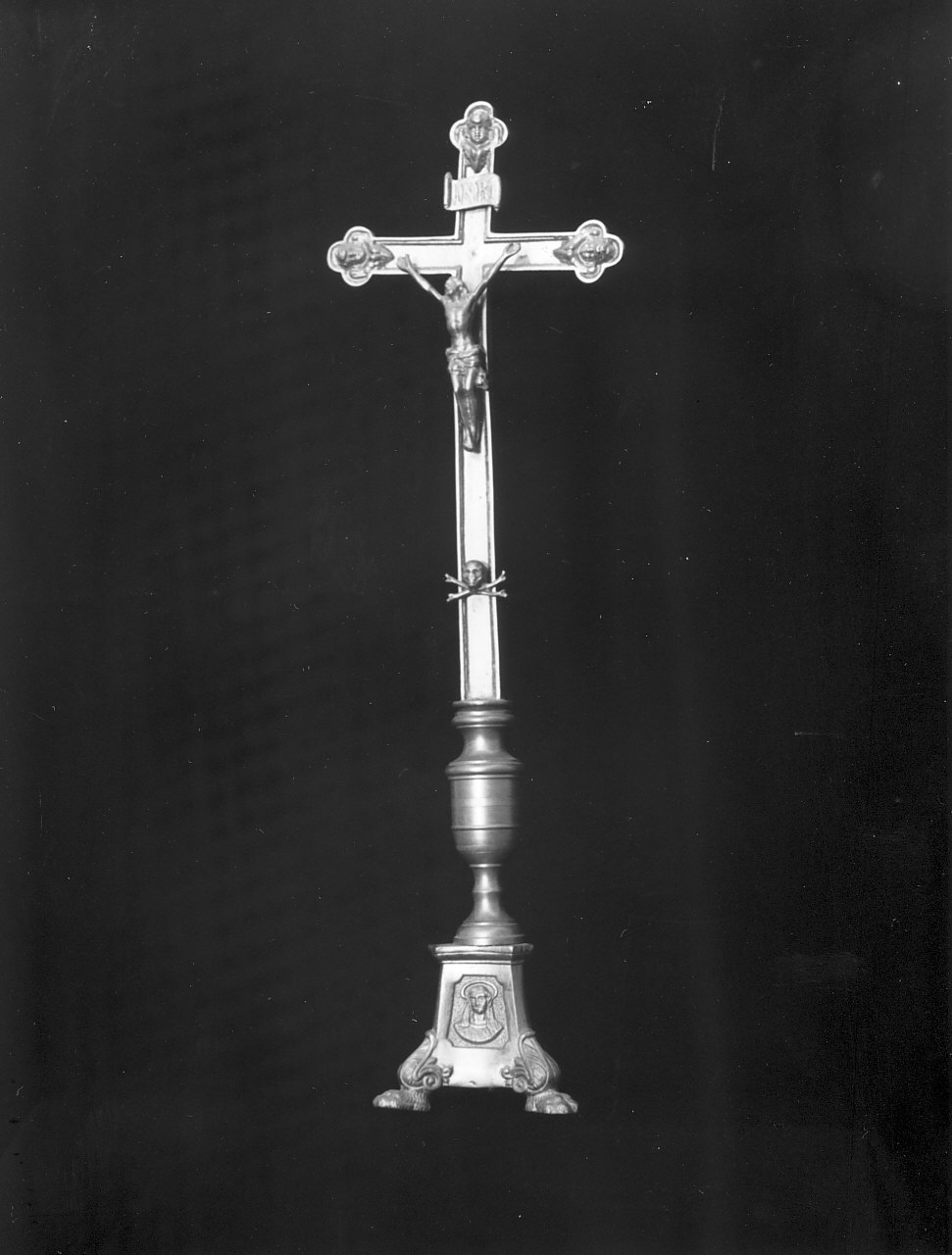 croce d'altare, opera isolata - bottega Italia meridionale (fine sec. XIX)