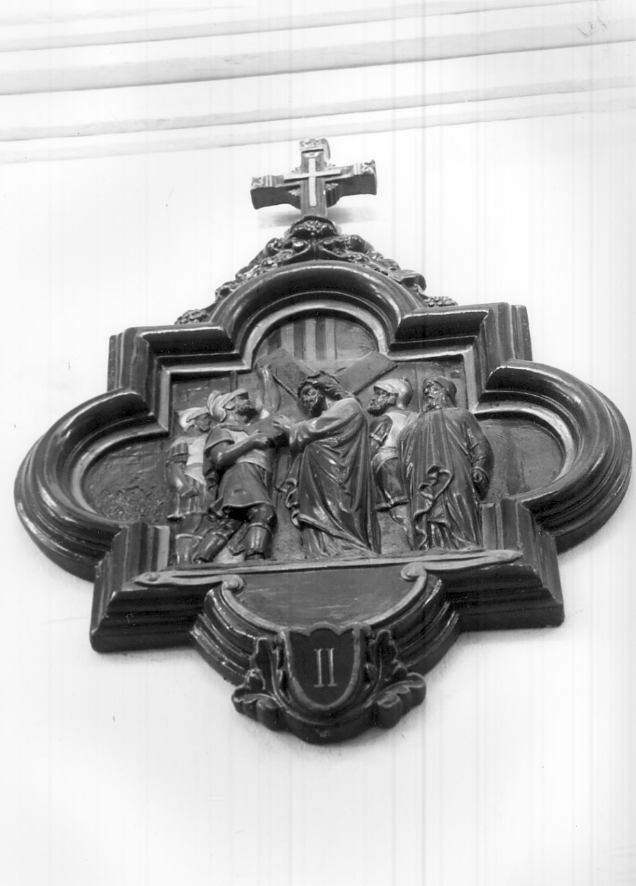 stazione II: Gesù caricato della croce (formella, elemento d'insieme) - bottega Italia meridionale (fine sec. XIX)