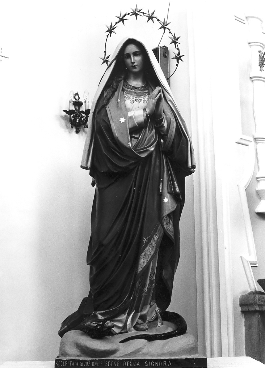 Madonna Immacolata (statua) di Guacci Luigi (sec. XX)