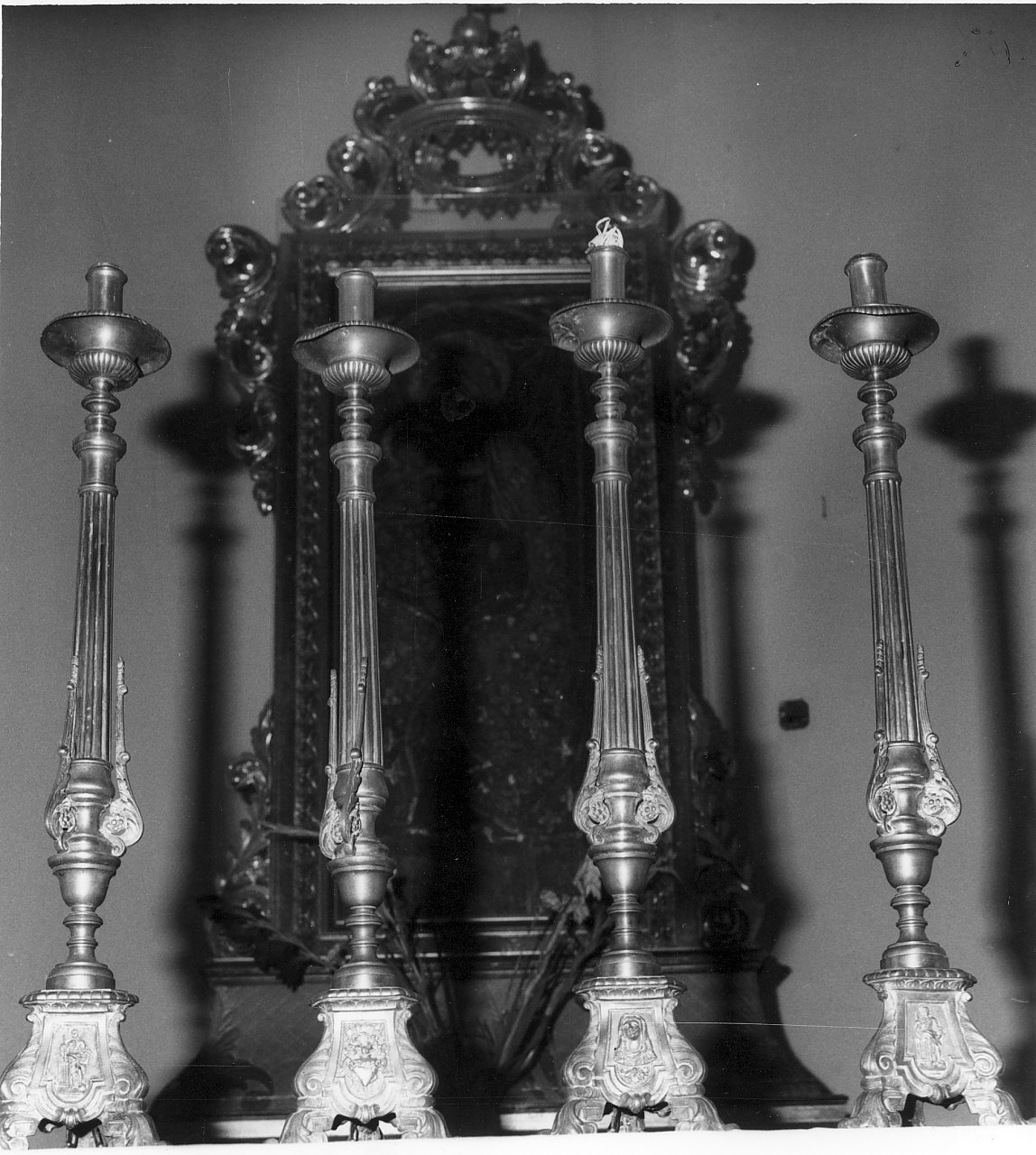 candeliere d'altare, serie - bottega calabrese (fine/inizio secc. XIX/ XX)