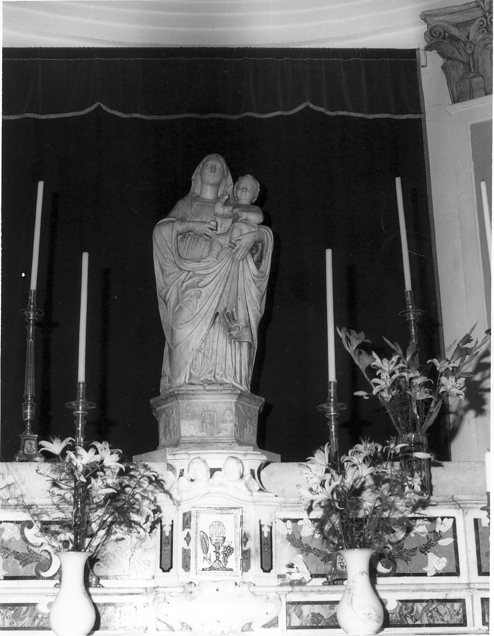 Madonna con Bambino (statua, opera isolata) di Gagini Antonello (scuola) (prima metà sec. XVI)
