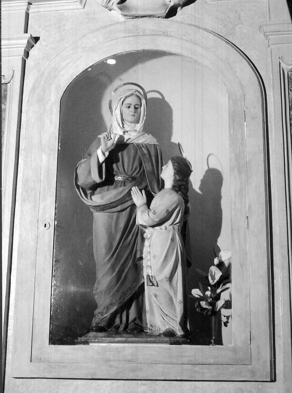 Maria Vergine bambina e Sant'Anna (gruppo scultoreo, opera isolata) - bottega Italia meridionale (fine/inizio secc. XVIII/ XIX)