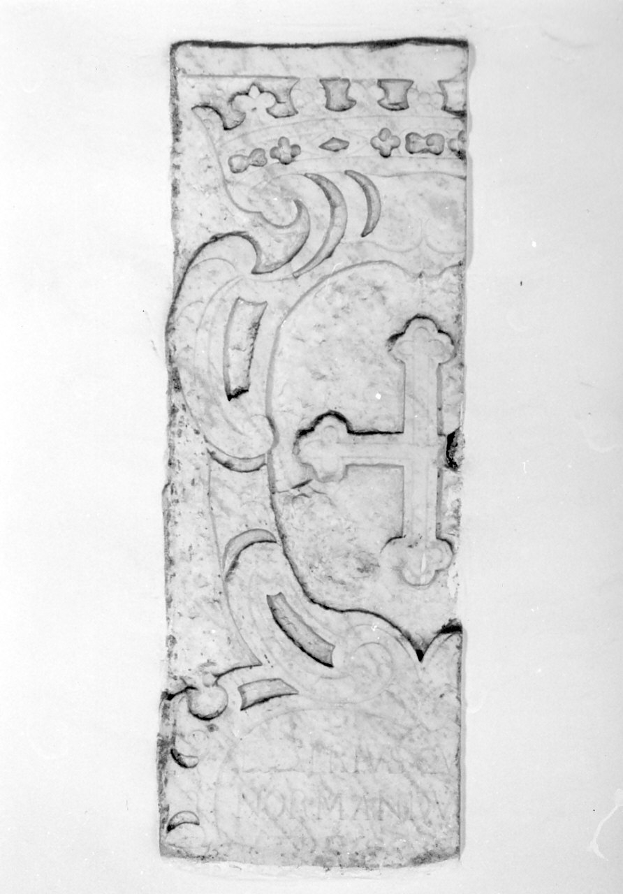 lapide, frammento - bottega Italia meridionale (sec. XVIII)