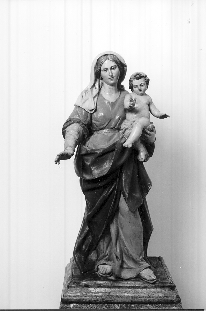 Madonna di Costantinopoli (statua, opera isolata) - bottega Italia meridionale (sec. XVIII)