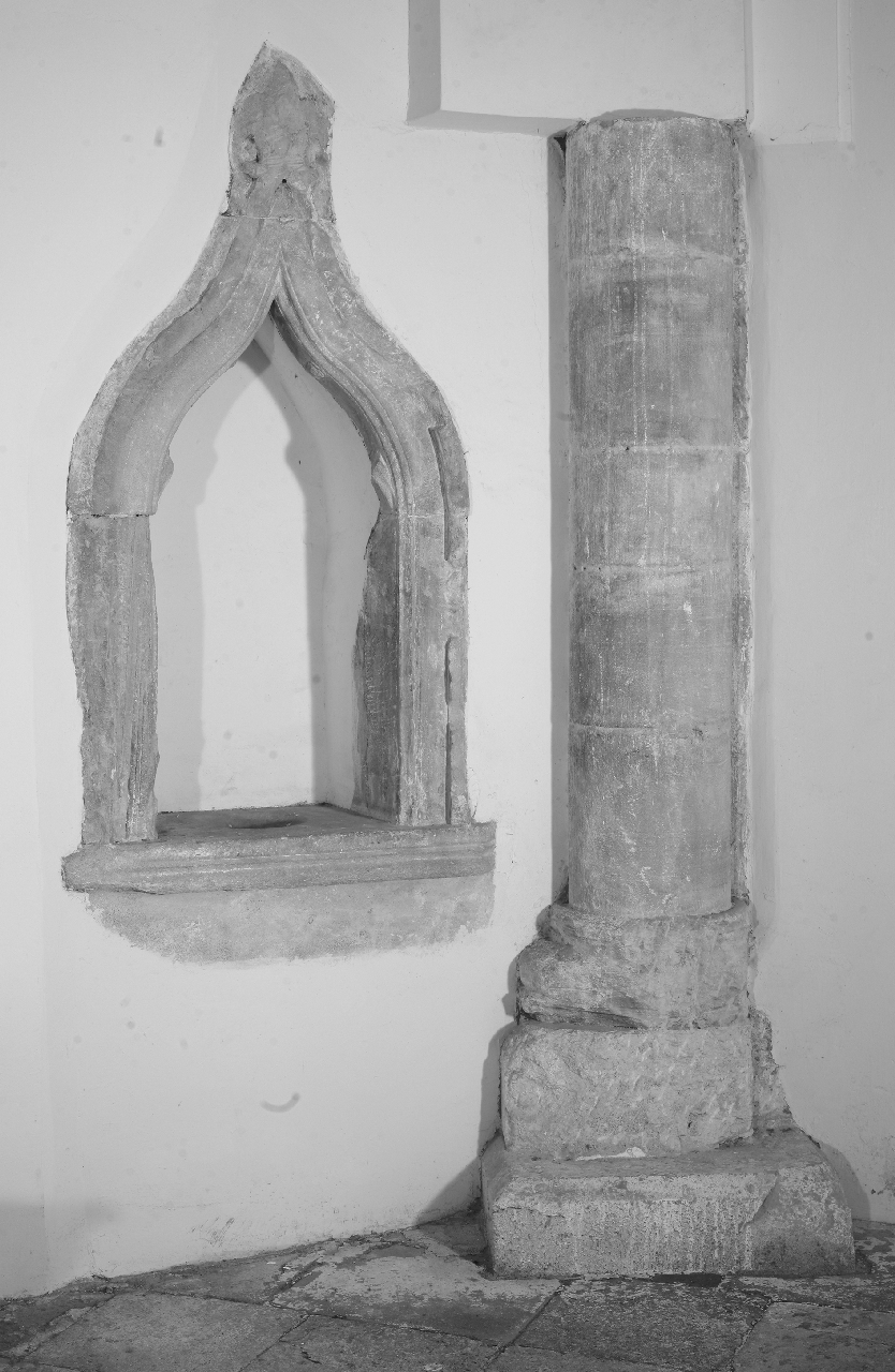 colonna, opera isolata - ambito calabrese (fine/inizio secc. XIV/ XV)