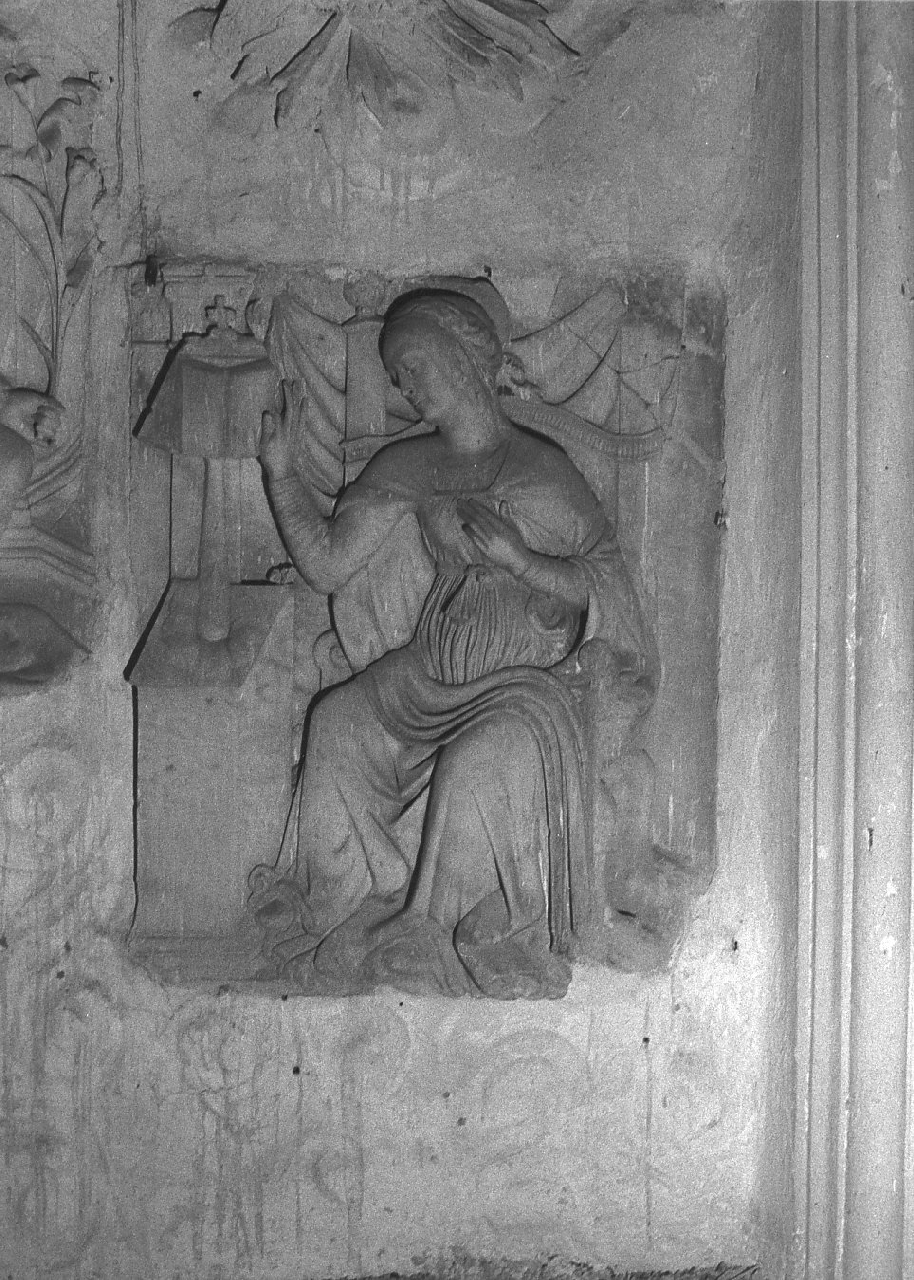 Maria Vergine (rilievo, opera isolata) - bottega Italia meridionale (sec. XVI)