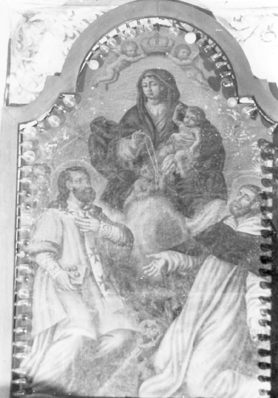 Madonna del Rosario e Santi (dipinto, opera isolata) di Sarnelli Jacopo (sec. XVIII)