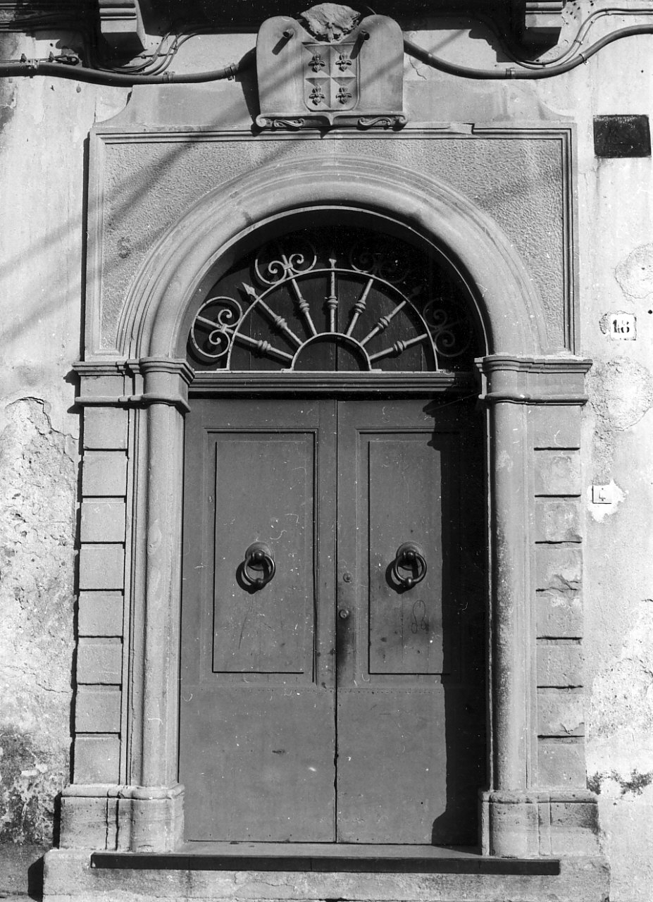 portale - ad arco, opera isolata - bottega calabrese (sec. XIX)