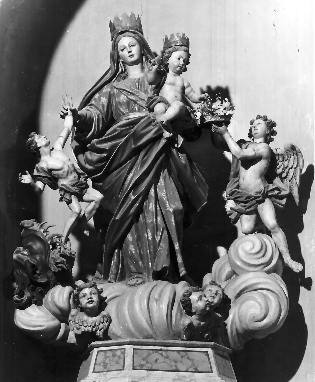 Madonna con Bambino (gruppo scultoreo) - bottega Italia meridionale (sec. XIX)