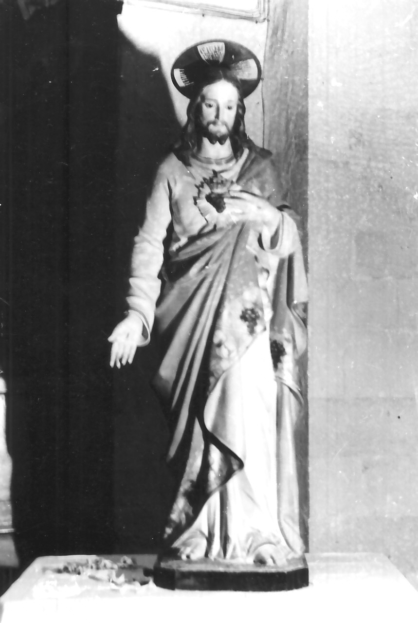 Sacro Cuore di Gesù (statua) di Fabbriceria Romana di S. Pietro (sec. XX)
