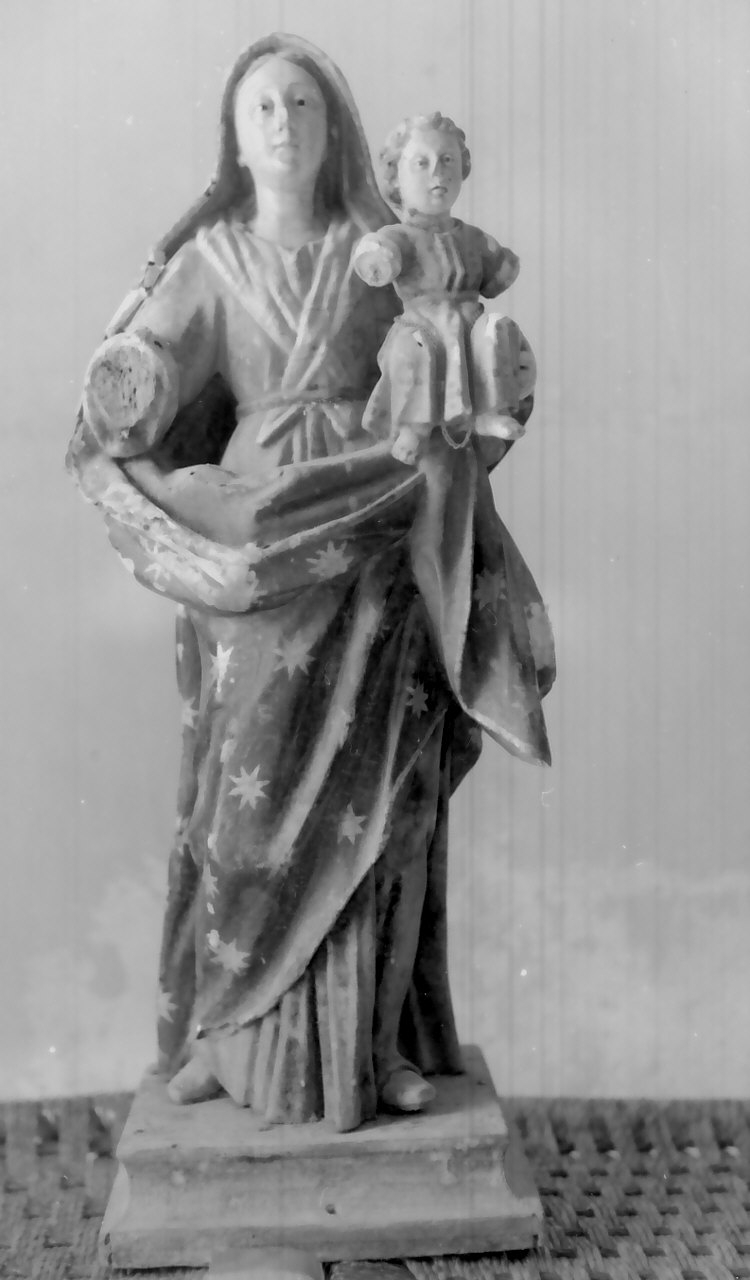 Madonna con Bambino (statua, opera isolata) - bottega calabrese (fine/inizio secc. XVII/ XVIII)