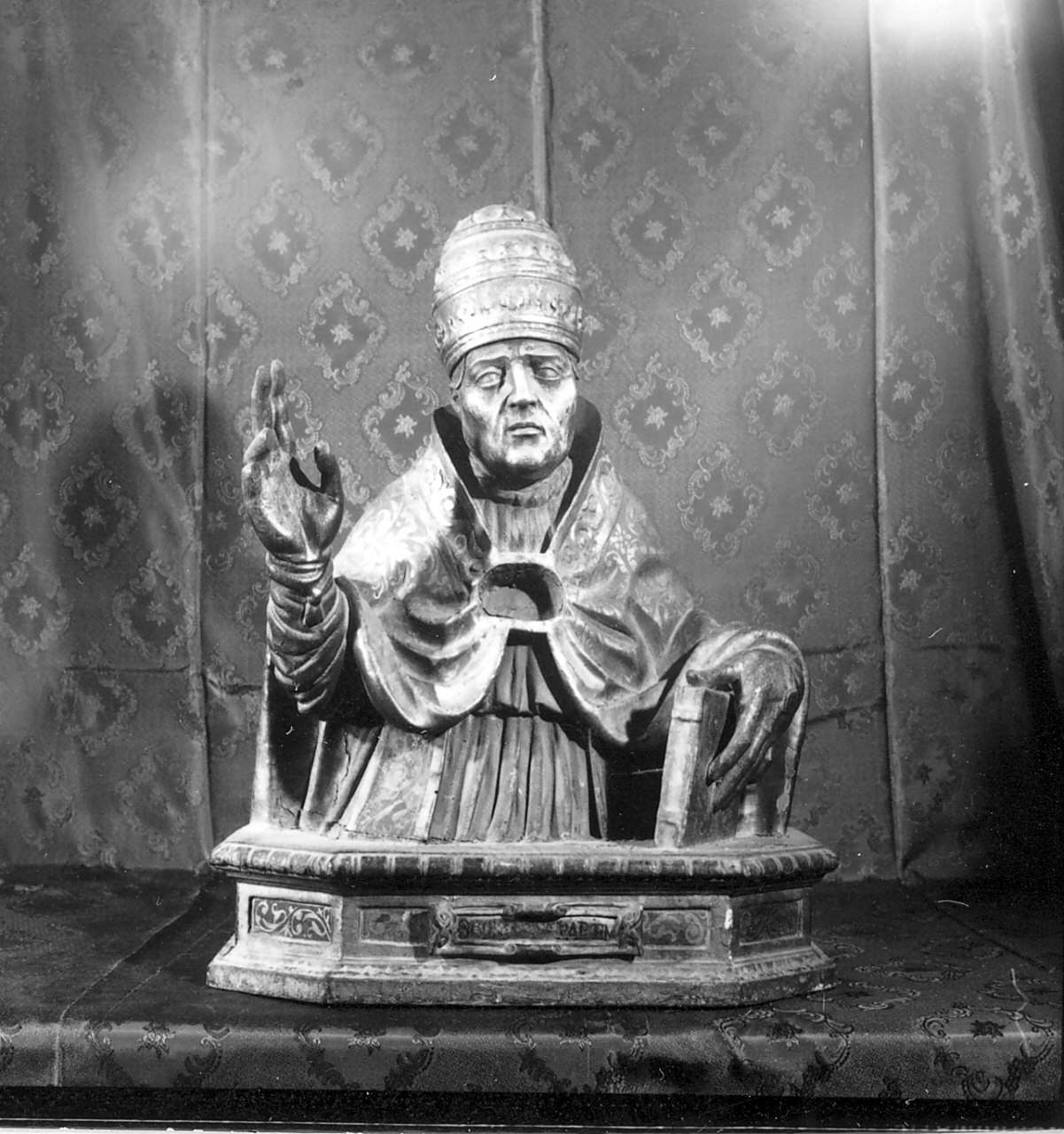 Santo papa (reliquiario - a busto, opera isolata) - bottega Italia meridionale (sec. XVII)