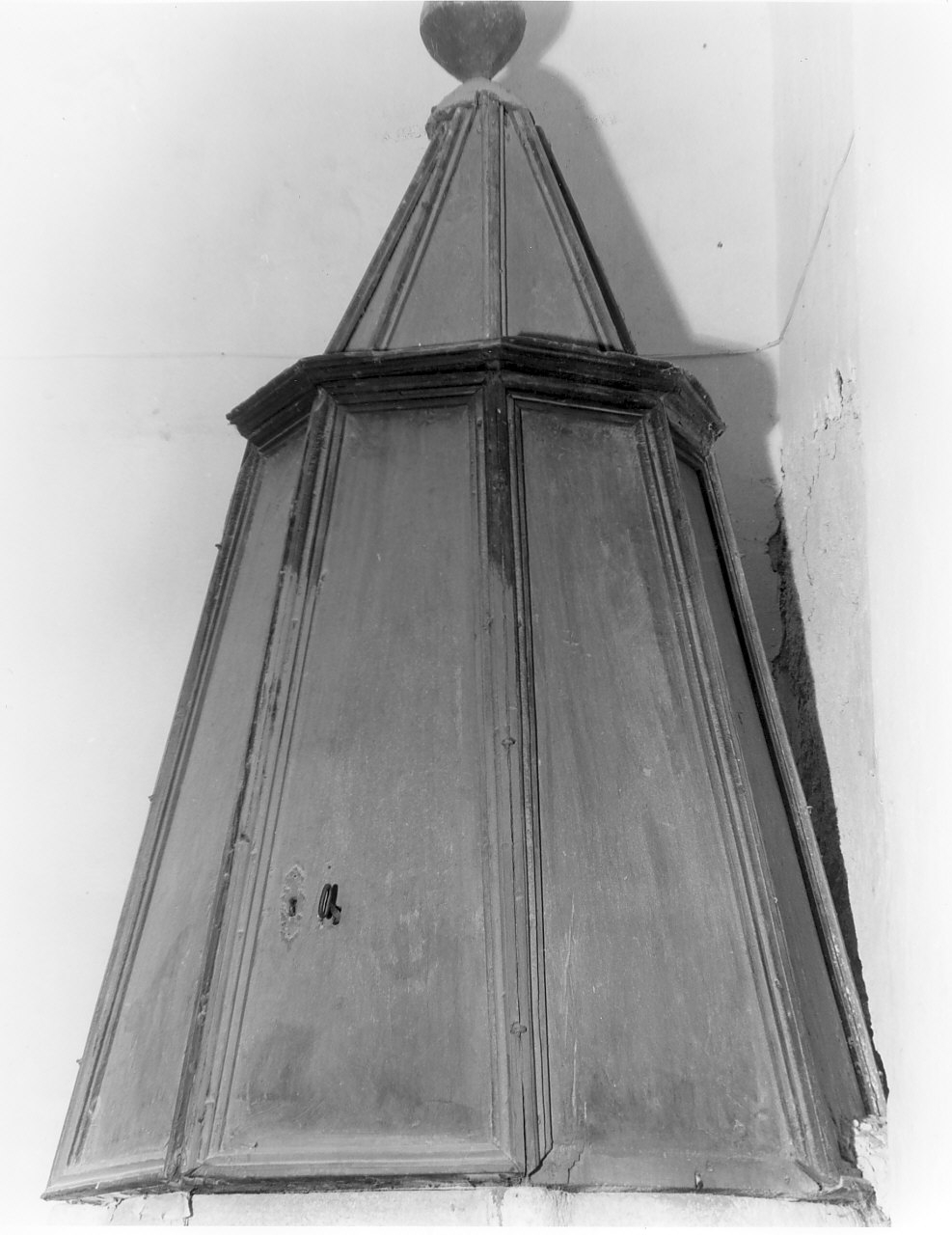 coperchio del fonte battesimale, opera isolata - bottega calabrese (fine/inizio secc. XVII/ XVIII)