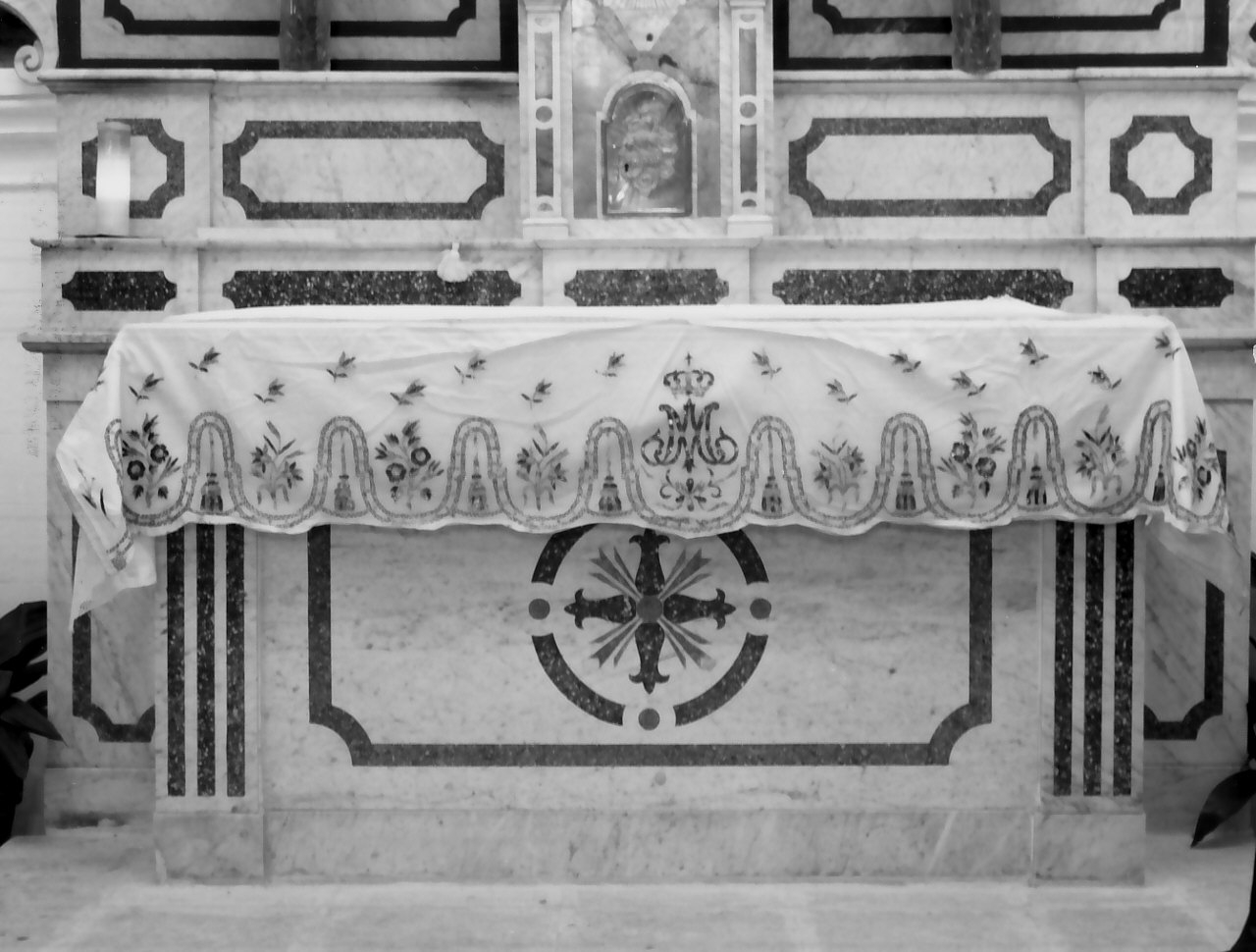 tovaglia d'altare, opera isolata - manifattura calabrese (ultimo quarto sec. XIX)