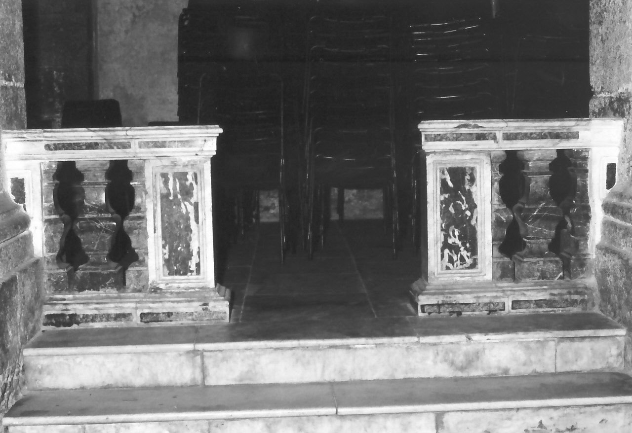 balaustrata di altare, opera isolata - bottega Italia meridionale (fine/inizio secc. XVIII/ XIX)
