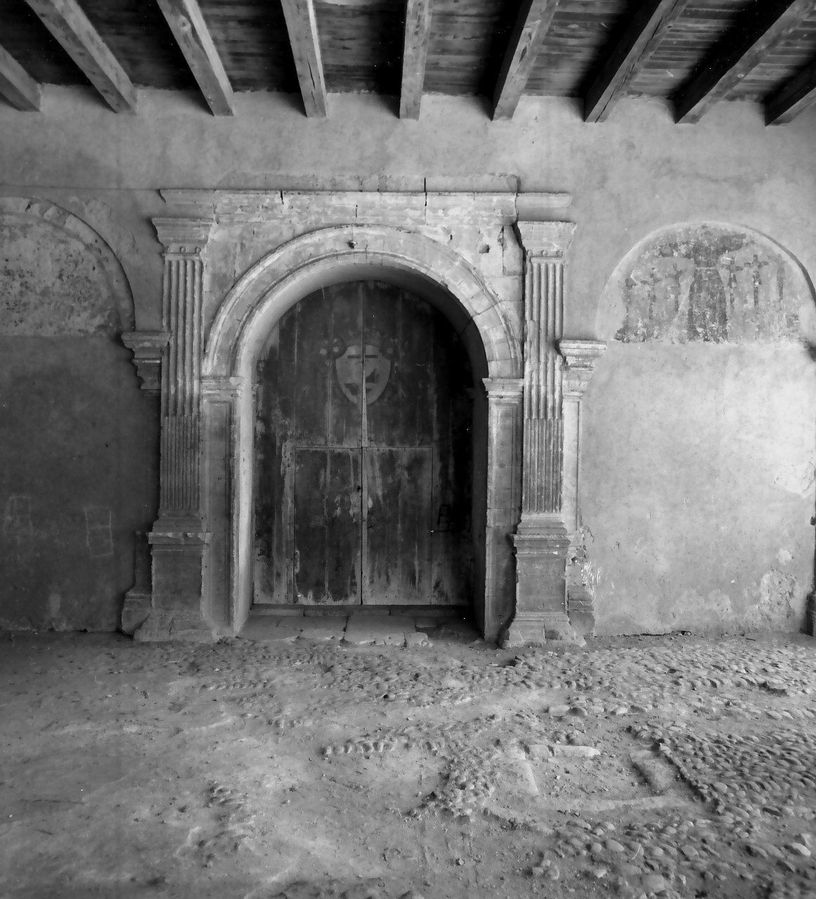 portale, opera isolata - bottega Italia meridionale (sec. XVI)