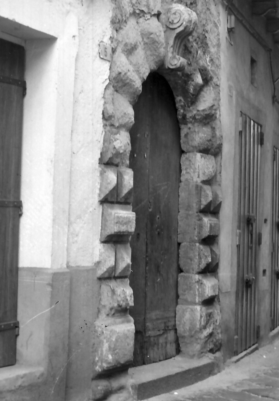 portale, opera isolata - bottega Italia meridionale (fine/inizio secc. XVI/ XVII)