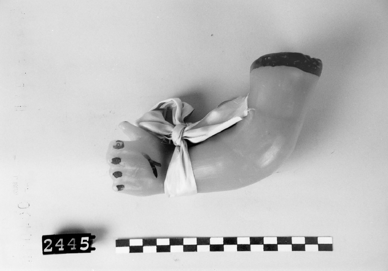 Braccio sinistro di bambino (ex voto) - bottega Surace (1950-1980)