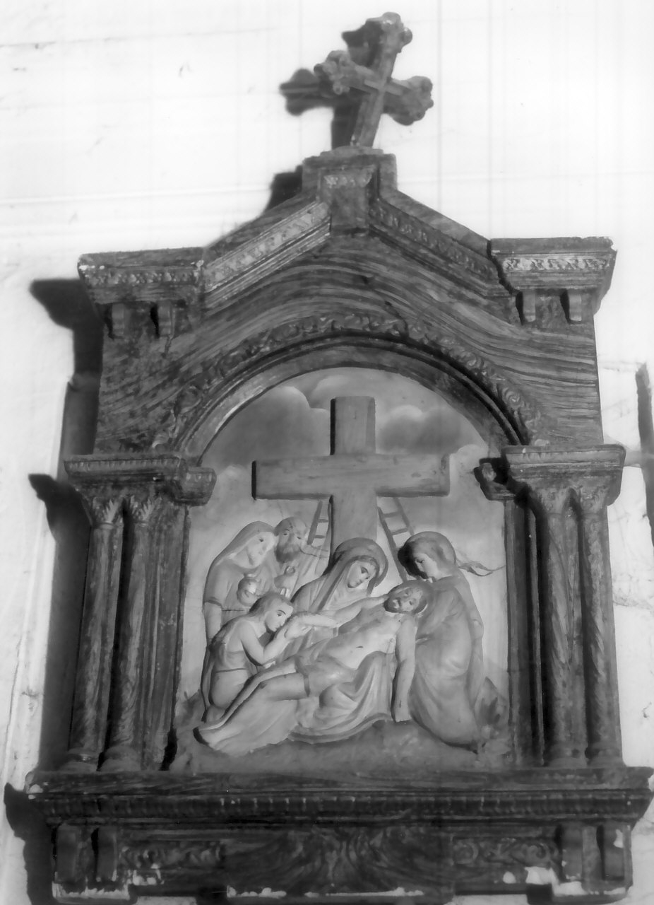 stazione XIII: Gesù deposto dalla croce (Via Crucis, elemento d'insieme) - bottega Italia meridionale (inizio sec. XX)