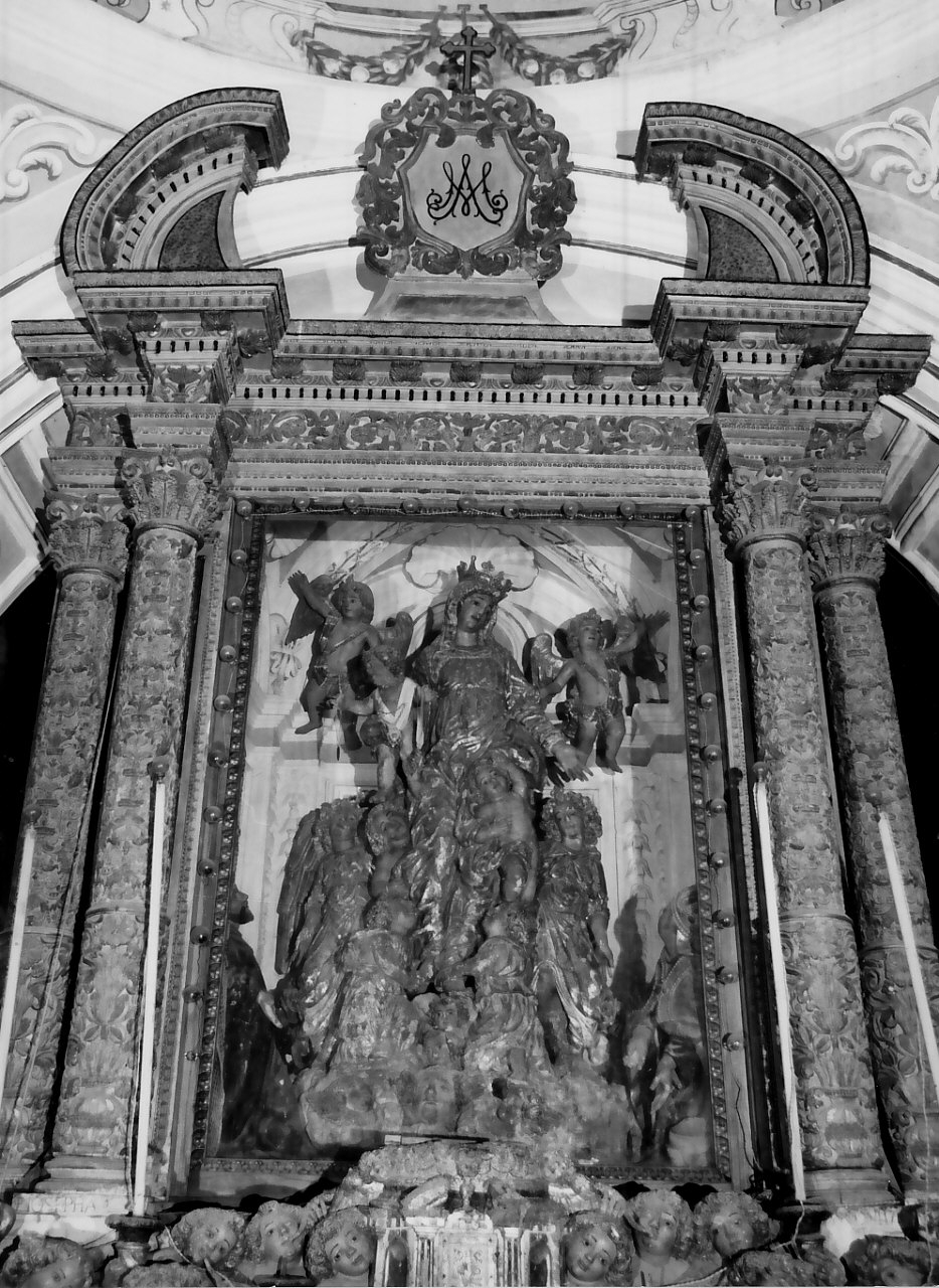 Madonna degli Angeli e Santi (gruppo scultoreo, opera isolata) di Da Carere Diego (sec. XVII)