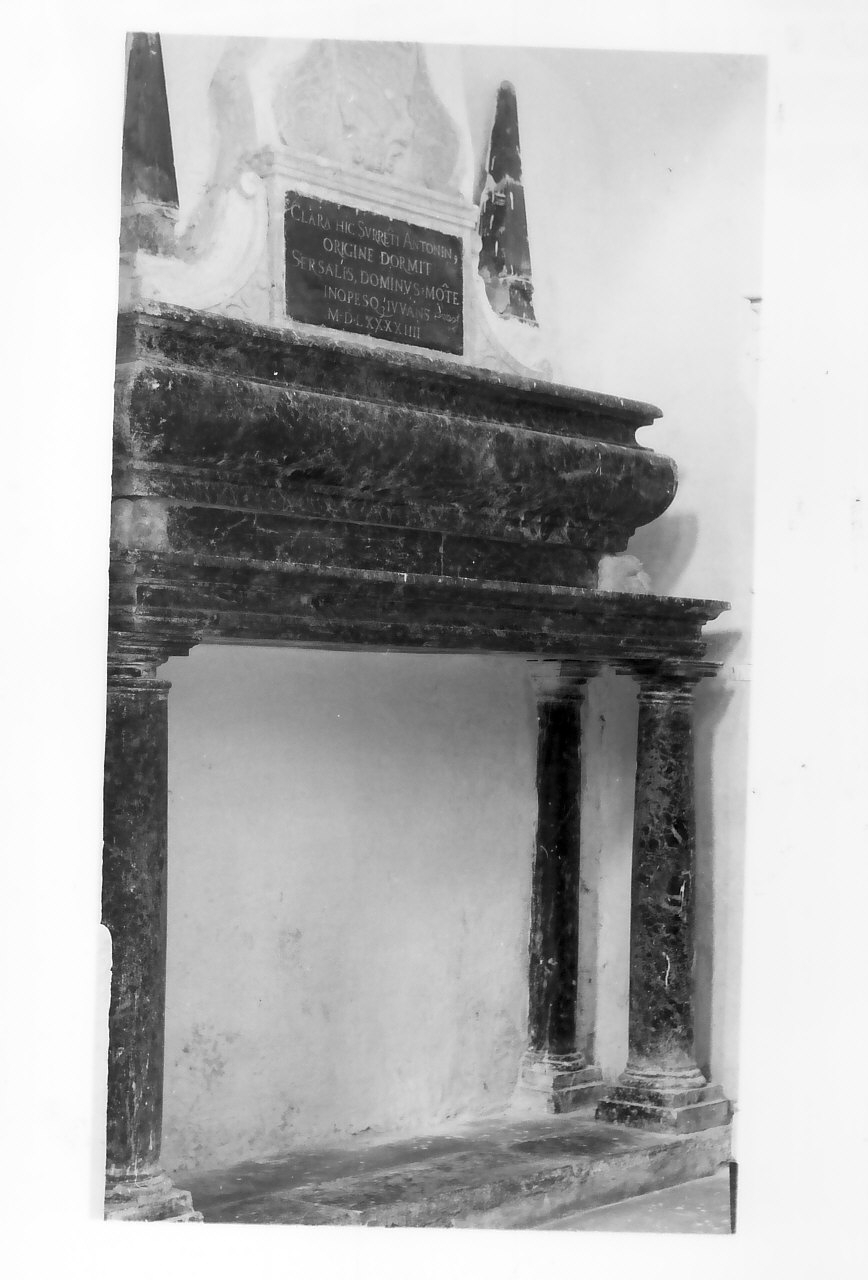 monumento funebre - bottega Italia meridionale (sec. XVI)