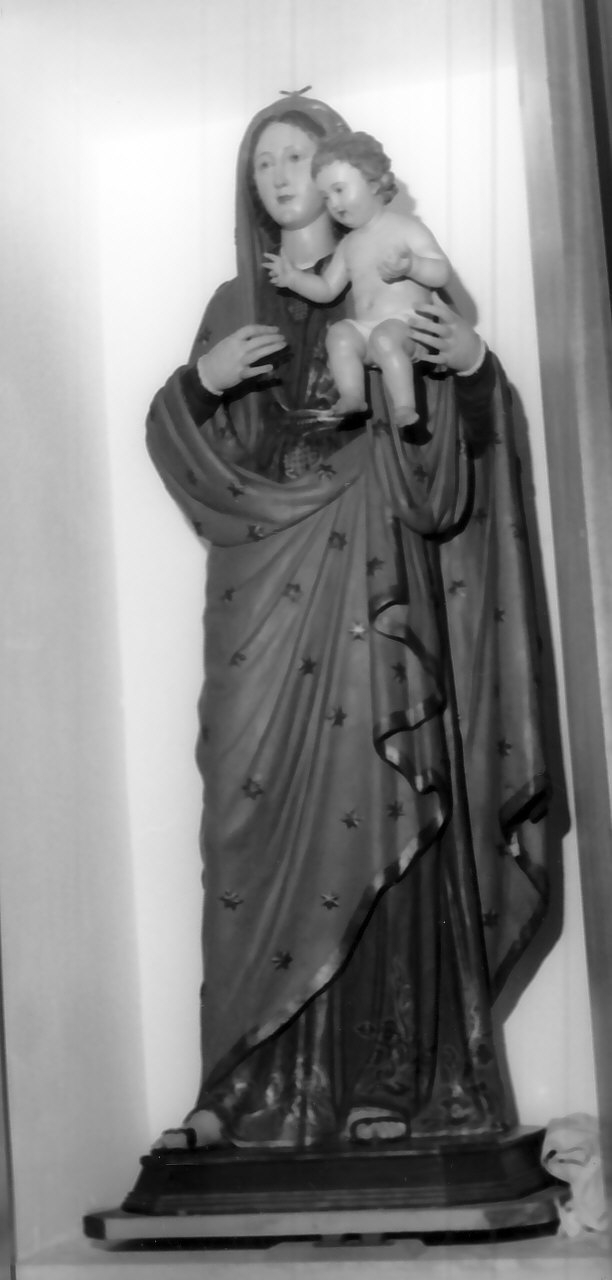 Madonna con Bambino (statua, opera isolata) - bottega calabrese (fine/inizio secc. XVIII/ XIX)
