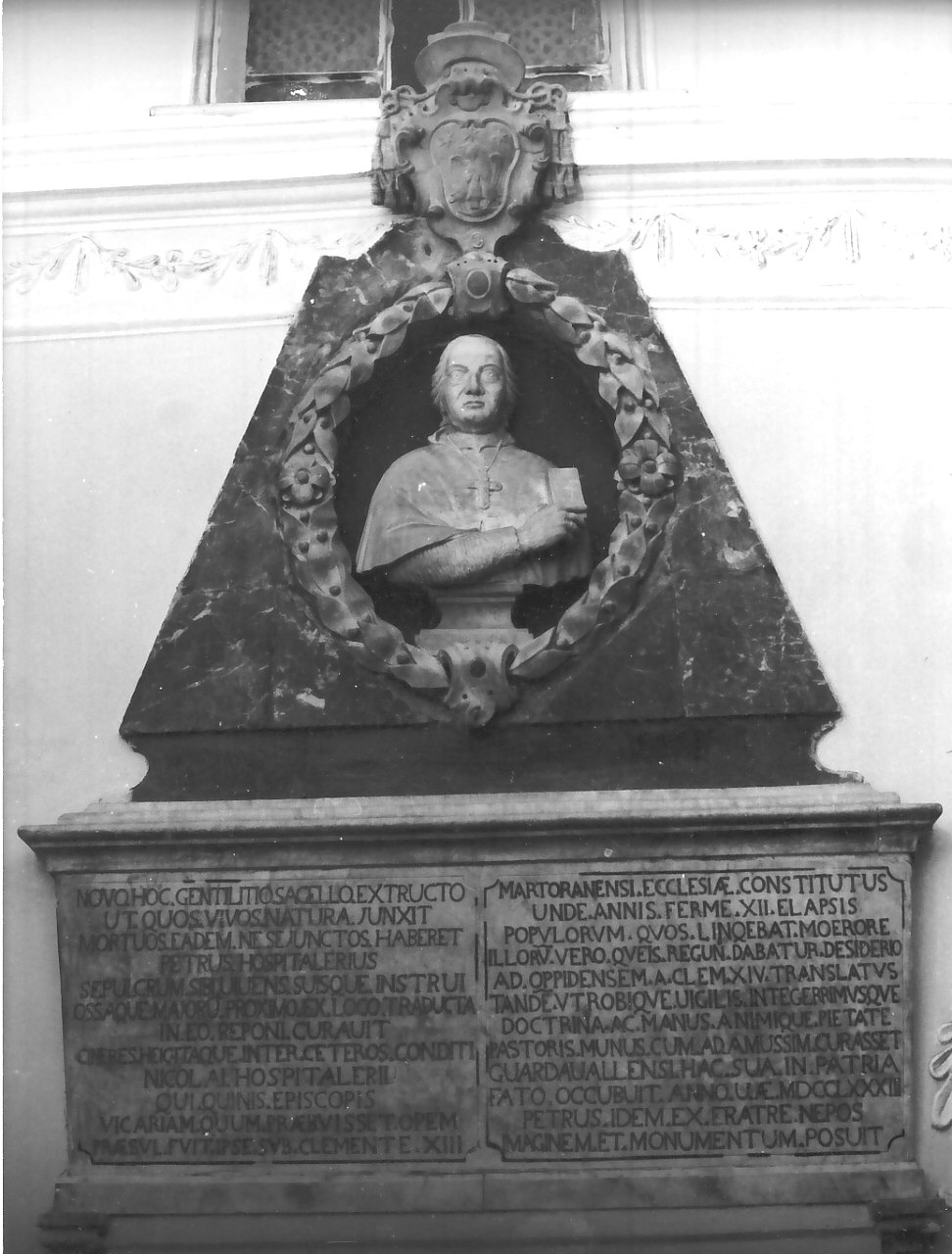 monumento funebre, opera isolata - bottega Italia meridionale (sec. XVIII)