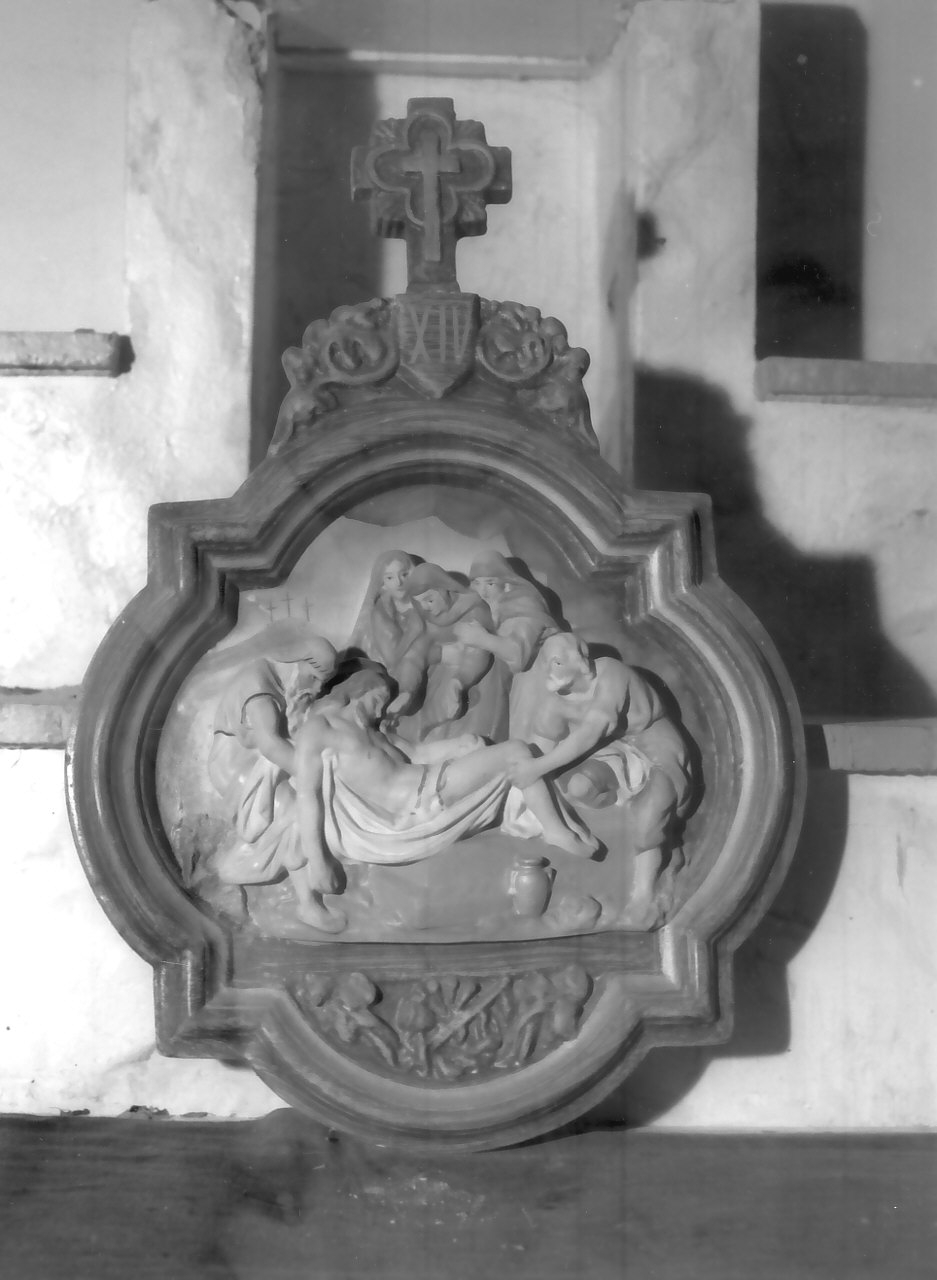 stazione XIV: Gesù deposto nel sepolcro (Via Crucis, ciclo) - bottega calabrese (inizio sec. XX)