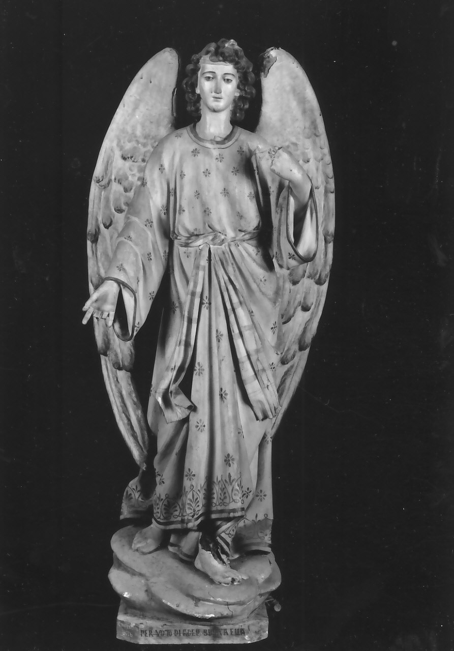 angelo (portacandelabro, opera isolata) di Malecore Giuseppe (inizio sec. XX)