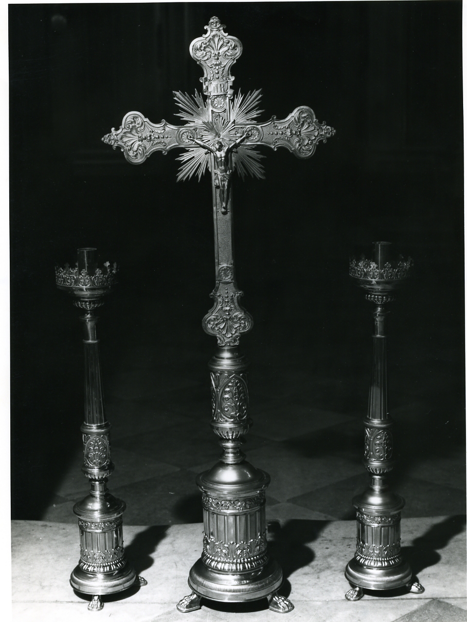 candeliere, serie - bottega campana (prima metà sec. XX)