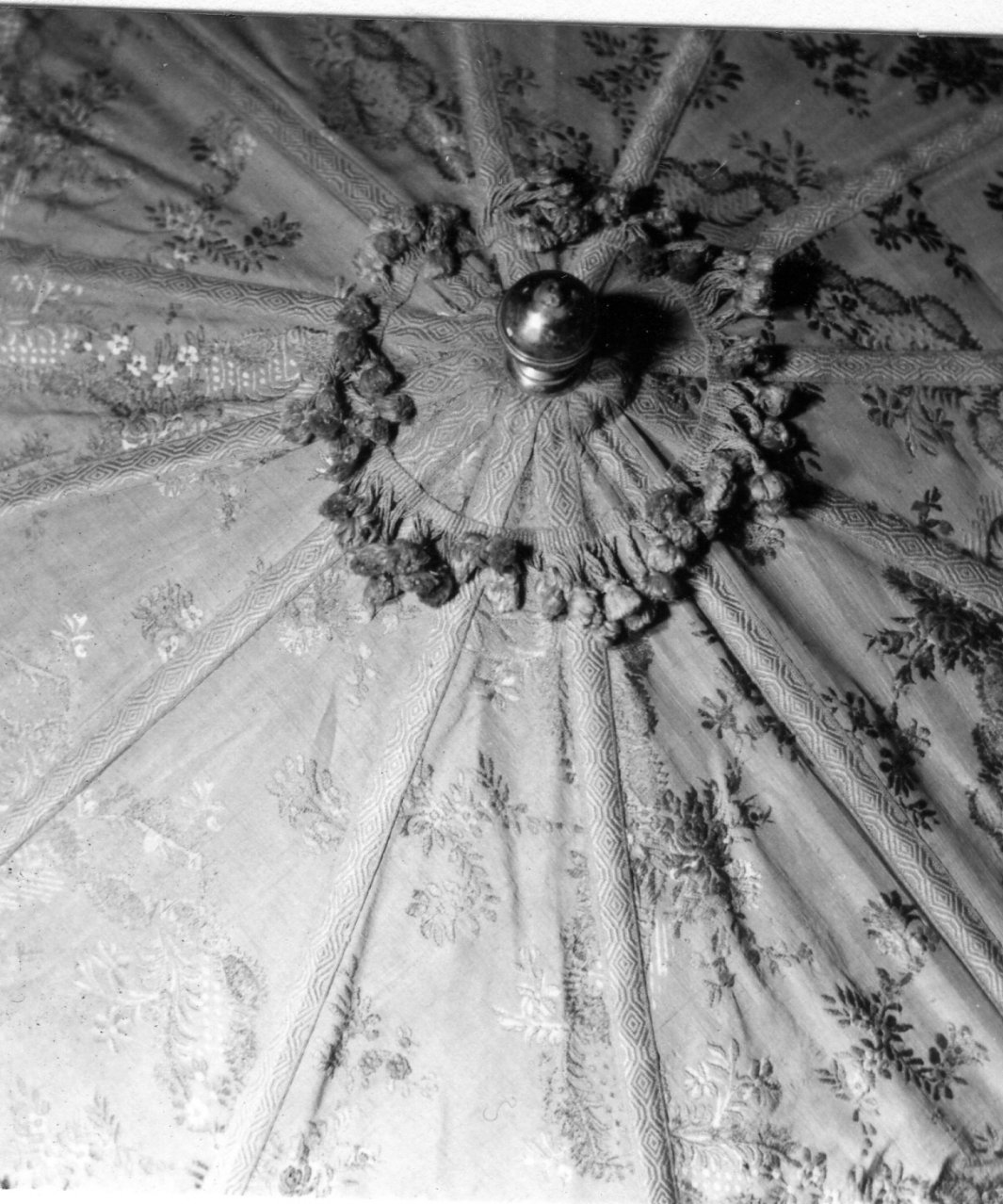 ombrellino processionale - manifattura napoletana (seconda metà sec. XIX)