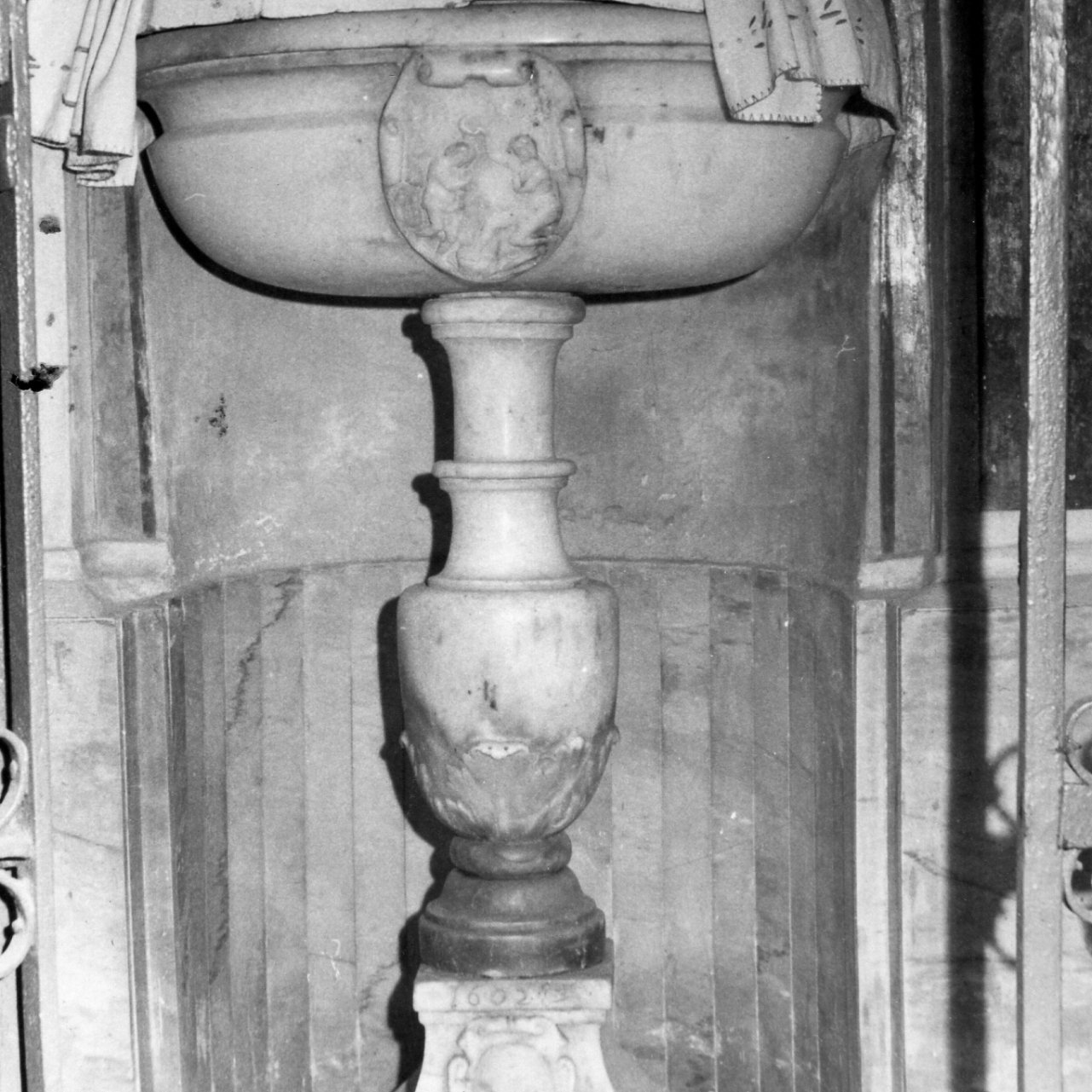 fonte battesimale - bottega campana (sec. XVII)
