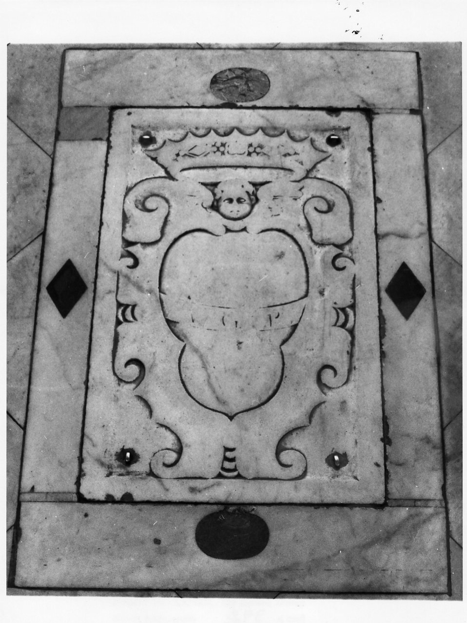 lastra tombale - bottega campana (fine sec. XVI)