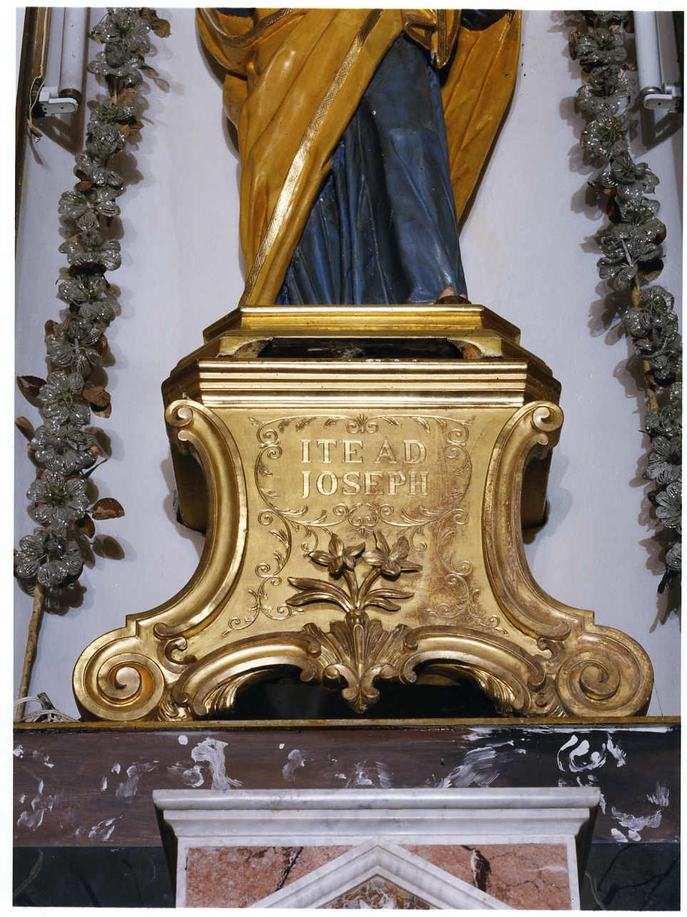 piedistallo di statua - bottega napoletana (primo quarto sec. XX)