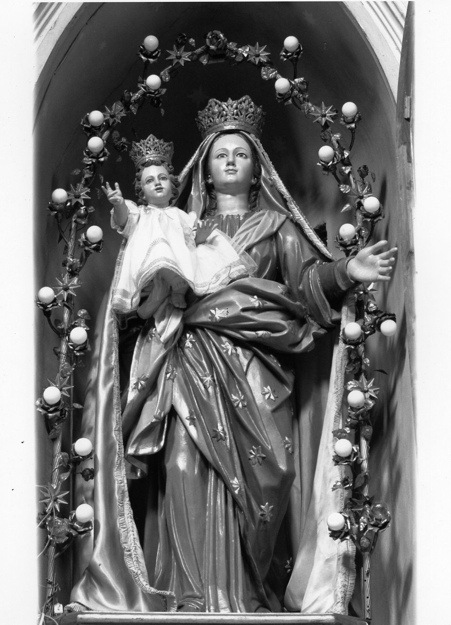Madonna con Bambino (statua) - bottega napoletana (seconda metà sec. XIX)