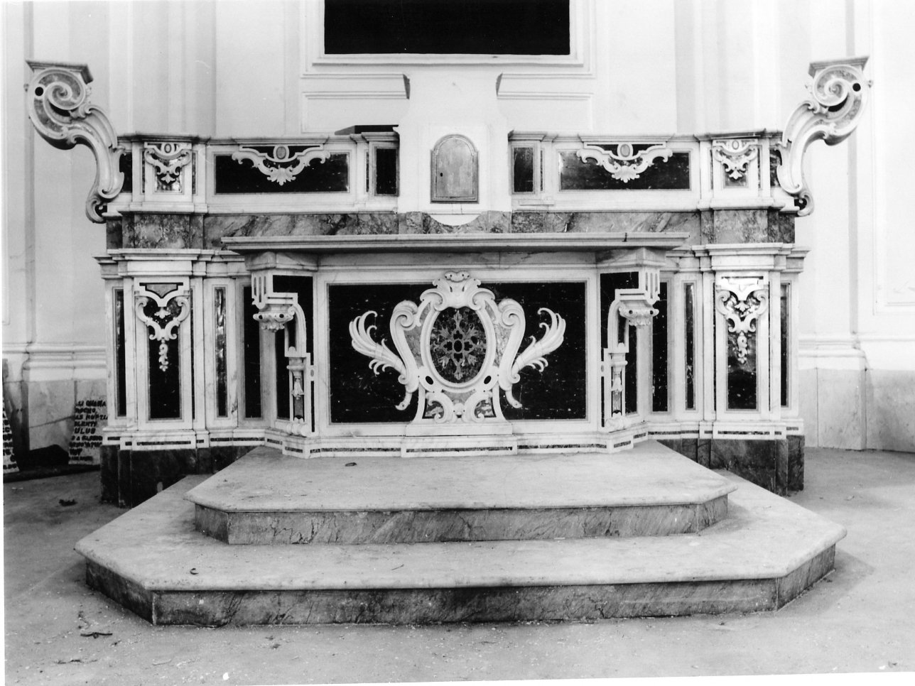 altare maggiore - bottega napoletana (metà sec. XVIII)