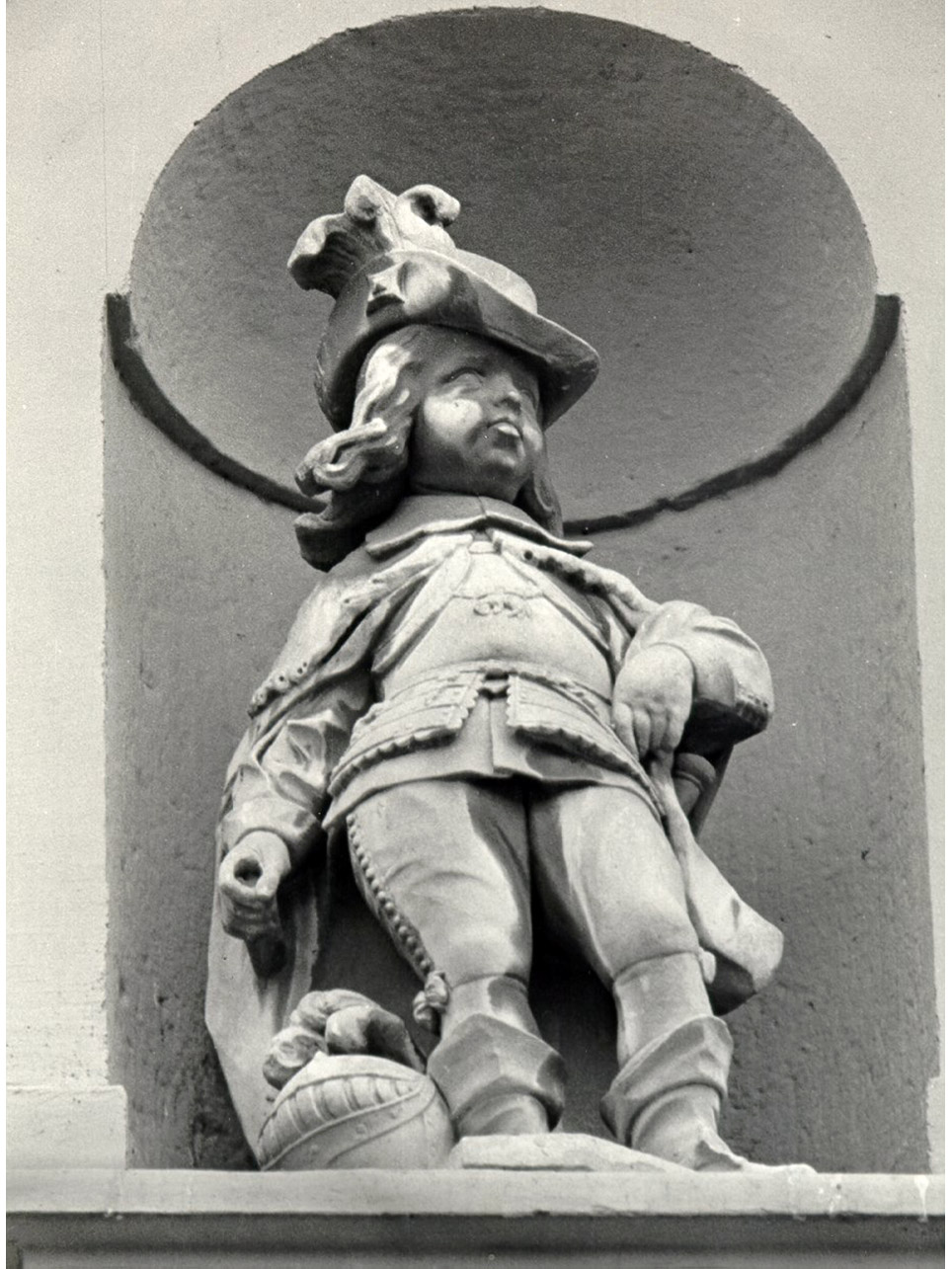 Carlo II fanciullo in abiti militari (statua) - bottega napoletana (seconda metà sec. XVI)