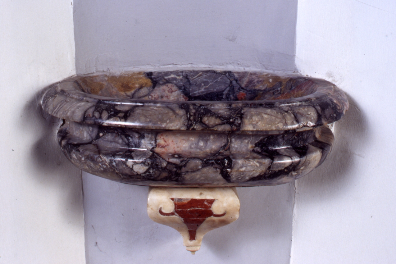 acquasantiera da parete, serie - bottega napoletana (prima metà sec. XVIII)