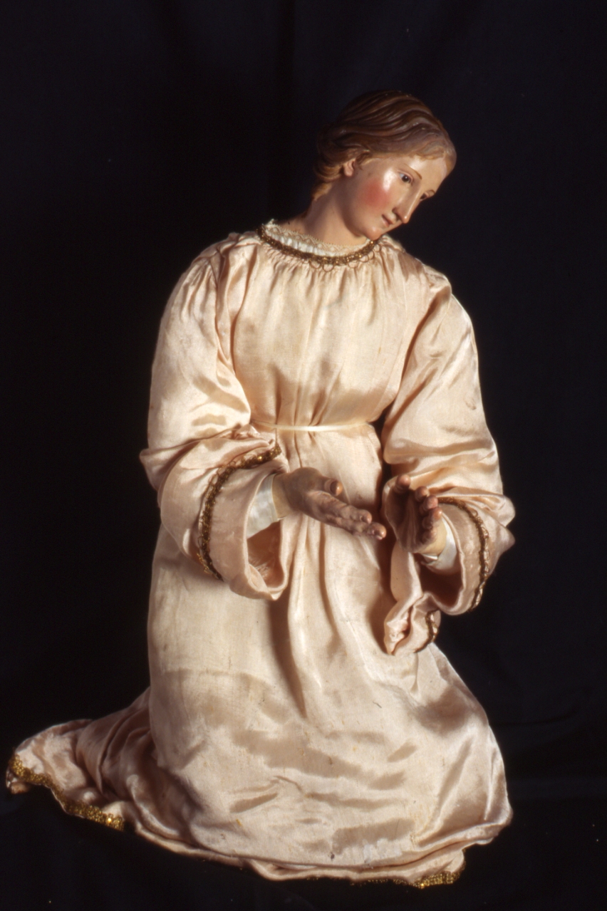 Madonna (statuetta di presepio, elemento d'insieme) - bottega napoletana (secondo quarto sec. XX)