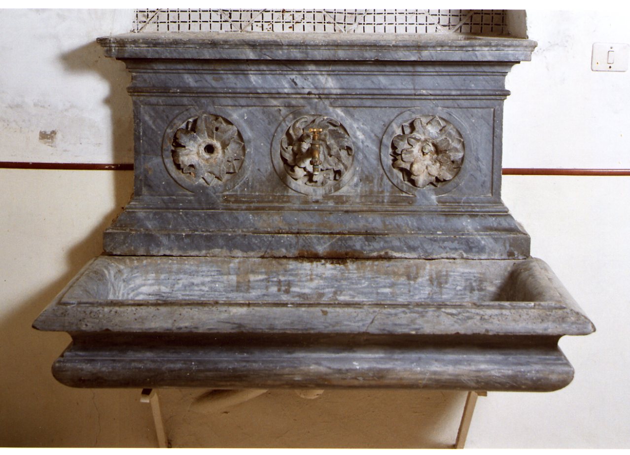 fontana - a muro - bottega napoletana (metà sec. XVII)