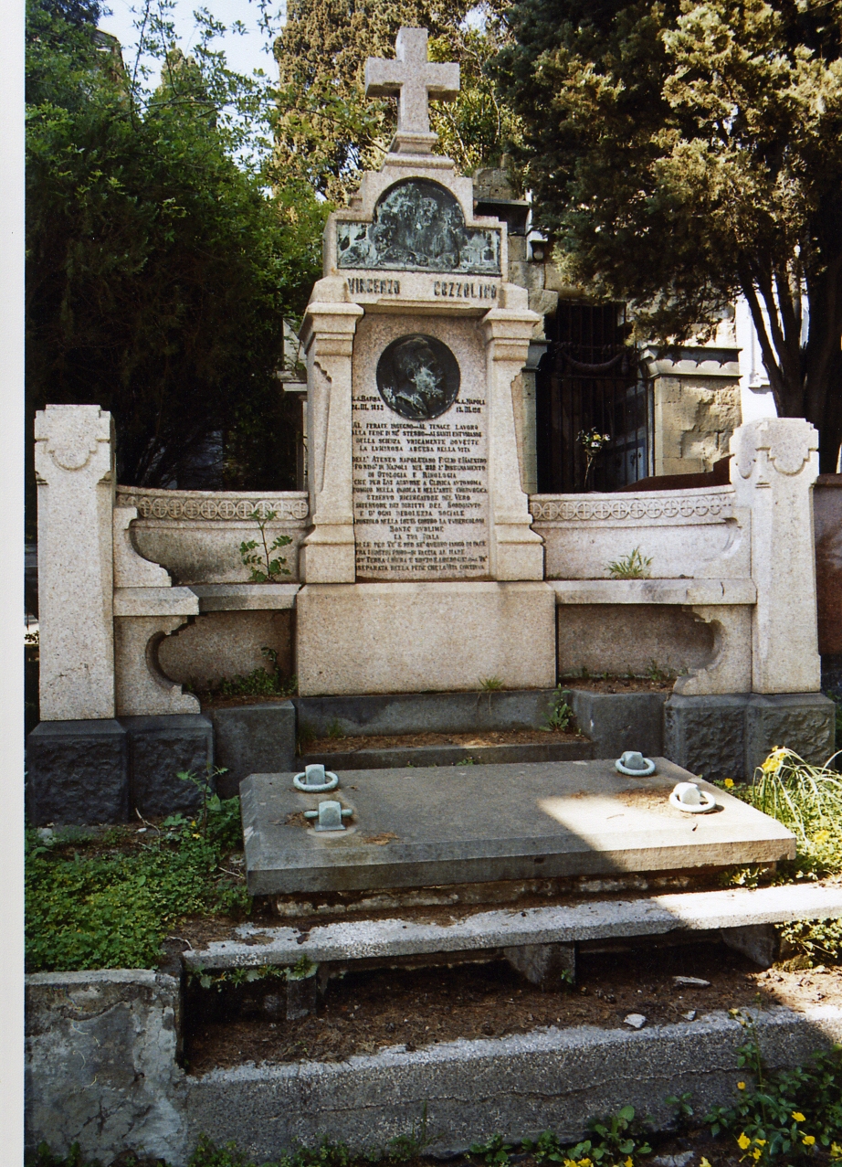 monumento funebre di Bisi Emilio (sec. XX)