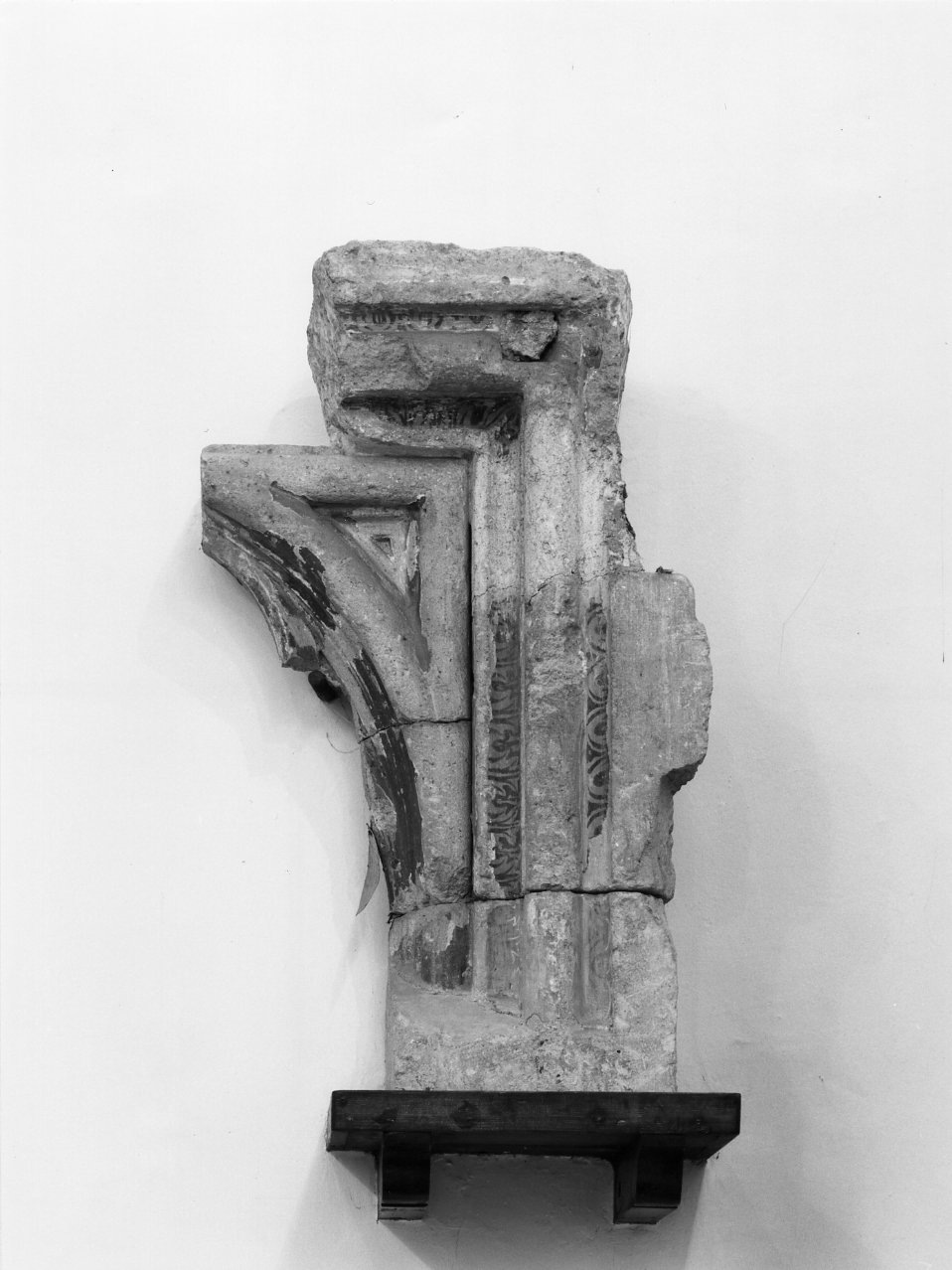 bifora, frammento - bottega napoletana (inizio sec. XIV)