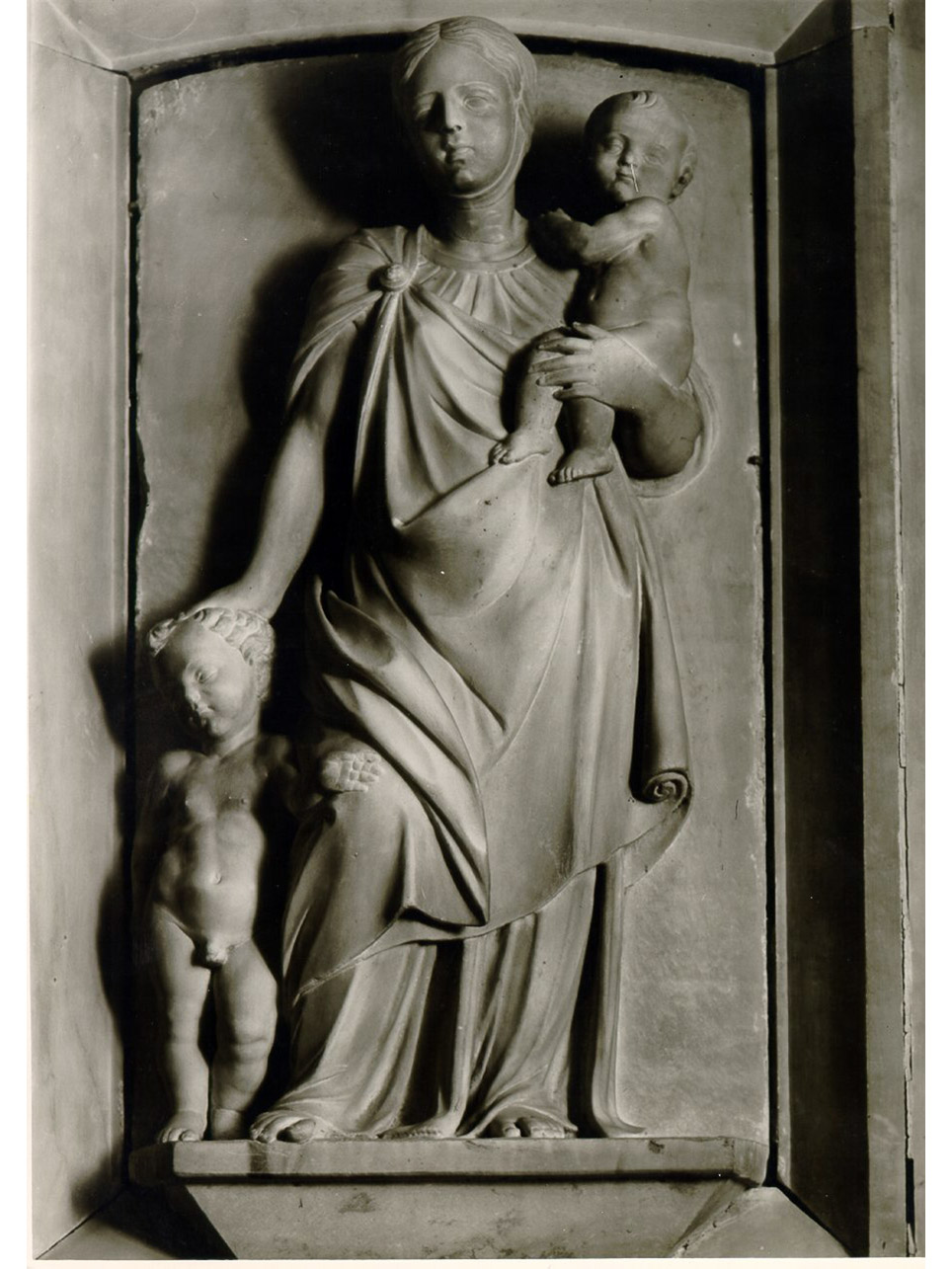 Carità (rilievo) - bottega napoletana (sec. XVII)