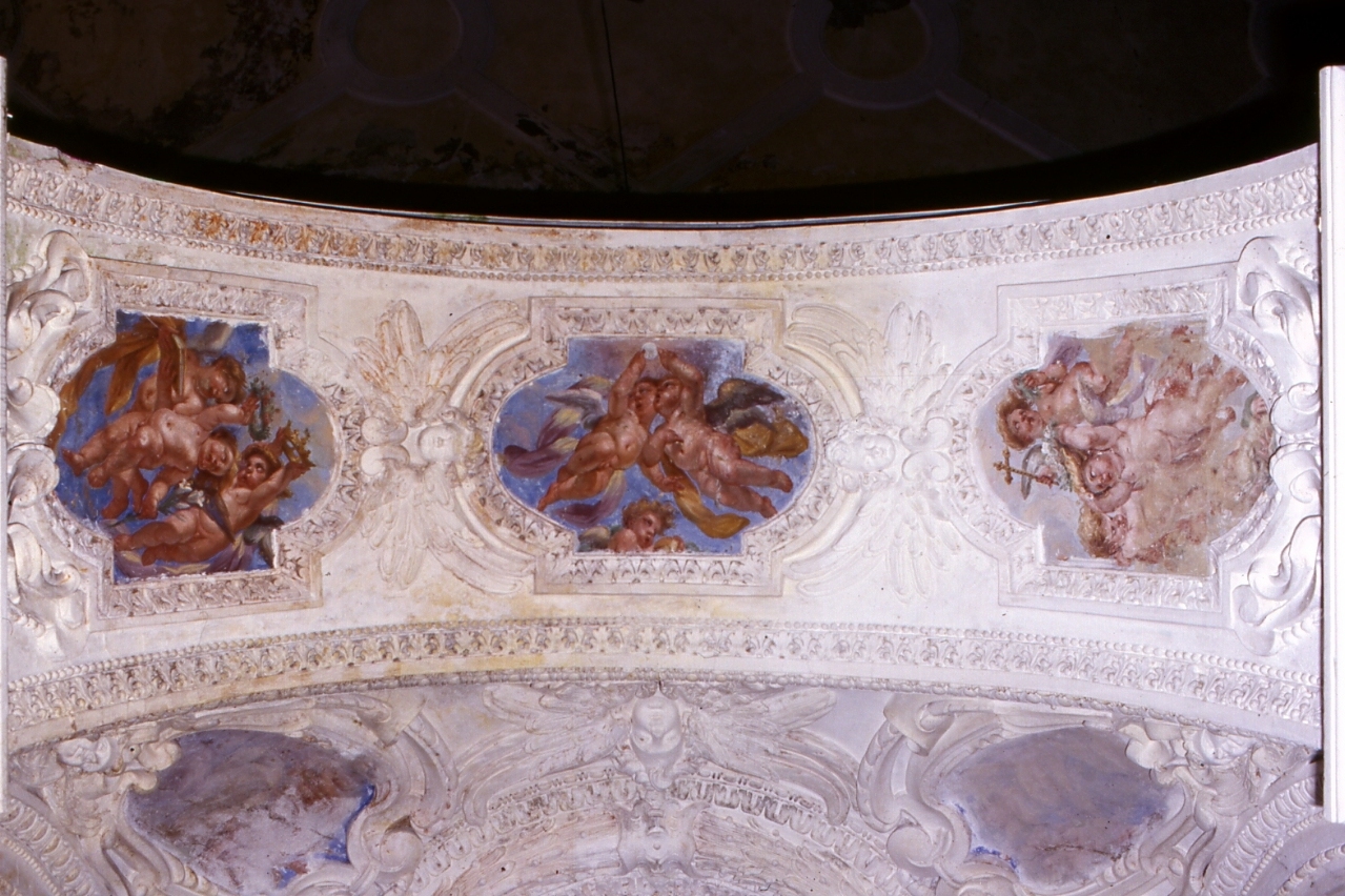 putti con simboli di Santa Caterina (decorazione plastico-pittorica, complesso decorativo) di Beinaschi Giovan Battista (metà sec. XVII)