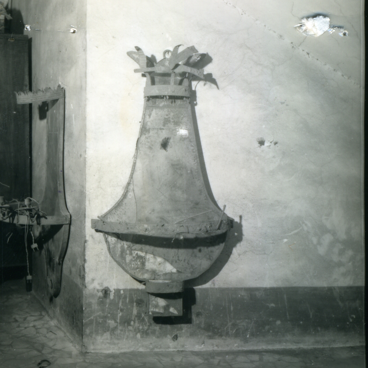 lampada - a muro - bottega napoletana (inizio sec. XIX)