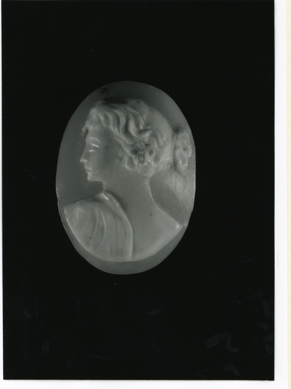 testa di donna (cammeo) - bottega napoletana (inizio sec. XX)