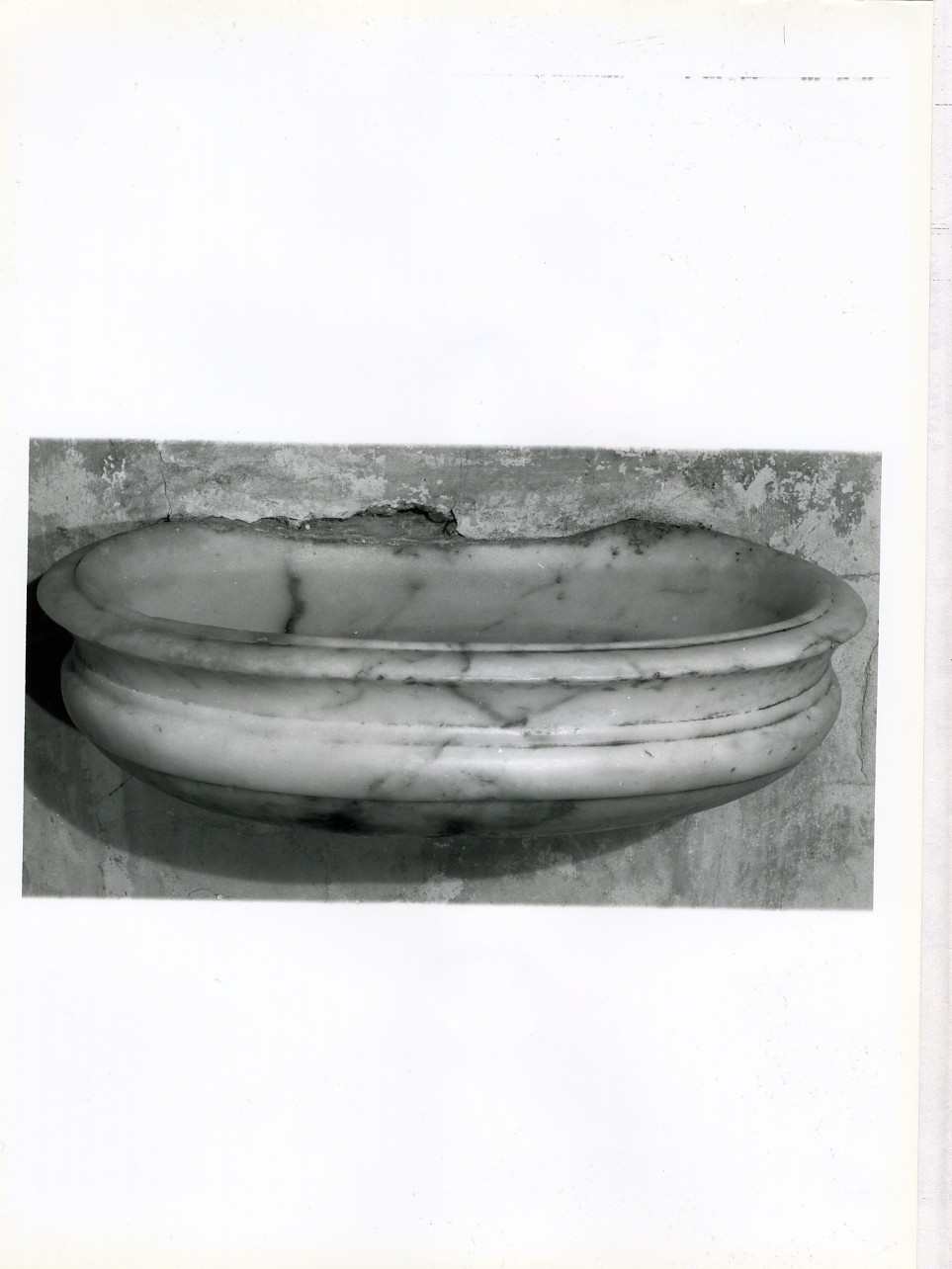 acquasantiera da parete - bottega napoletana (sec. XVIII)