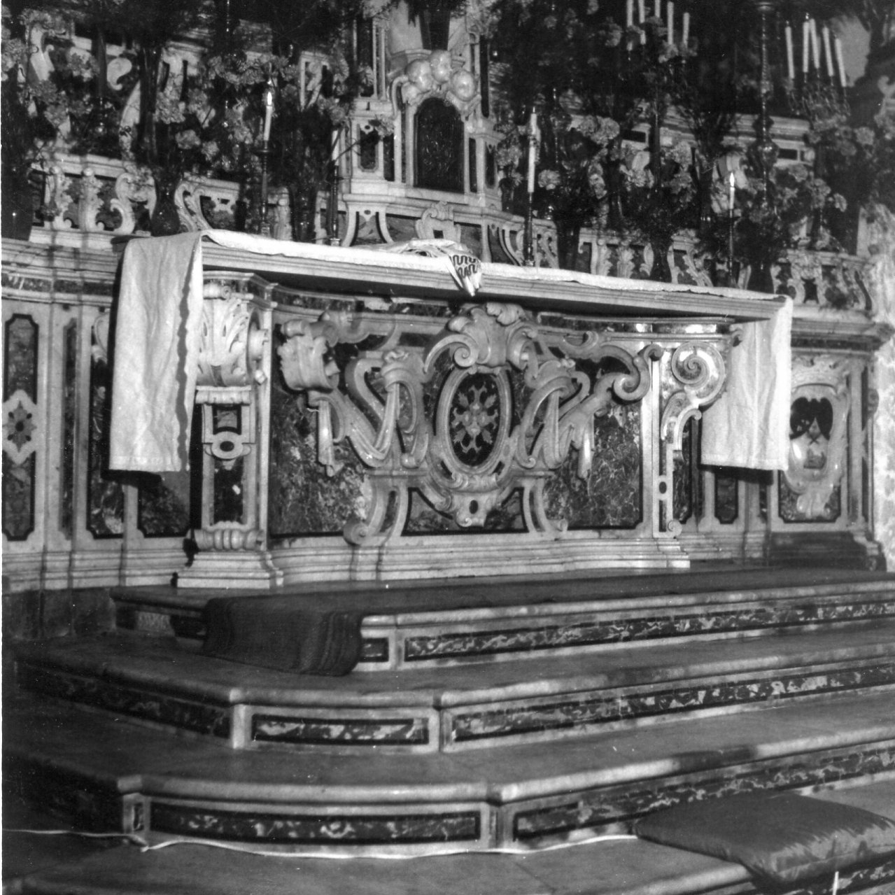 altare maggiore - bottega napoletana (ultimo quarto sec. XVIII)